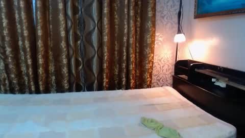 Snapshot of the_girl_nxt_door chatting on 11.16.25 samm online show from 11.16.25