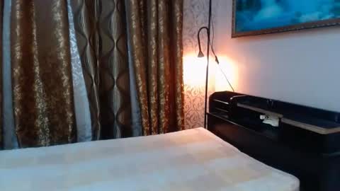 Snapshot of the_girl_nxt_door chatting on 11.19.25 samm online show from 11.19.25