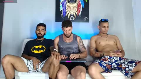 Snapshot of the_golden_boys chatting on 01.09.25 SCOTT THEO KAMERON GENDERSON online show from 01.09.25