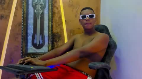 Snapshot of the_hot_boy0 chatting on 11.09.25 the_hot_boy0 online show from 11.09.25