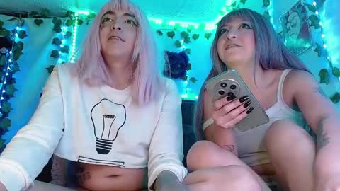 Snapshot of the_lesbian_game chatting on 01.26.25 the_lesbian_game online show from 01.26.25