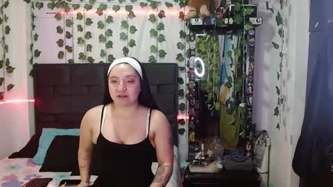 Snapshot of the_lesbian_game chatting on 09.11.25 the_lesbian_game online show from 09.11.25