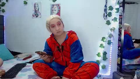 Snapshot of the_lesbian_game chatting on 10.22.25 the_lesbian_game online show from 10.22.25