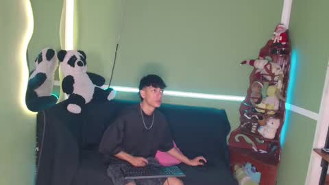 Snapshot of the_muderer chatting on 12.04.25 murderer online show from 12.04.25