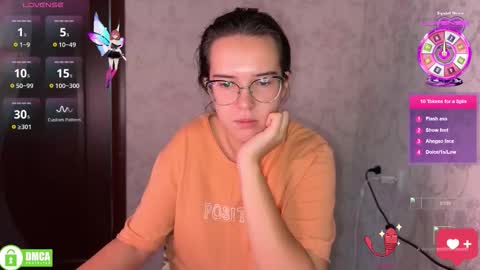 Snapshot of the_princese chatting on 11.12.25 Alice online show from 11.12.25