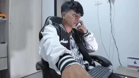 Snapshot of the_weed_guys chatting on 10.05.25 Danny online show from 10.05.25