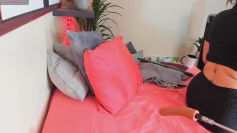 K R I S T E N online show from 12.19.24