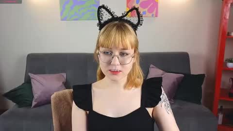 Snapshot of thea_quill chatting on 04.04.26 thea_quill online show from 04.04.26