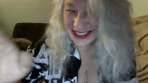 Snapshot of thearcticmilf chatting on 06.03.26 The Arctic Milf online show from 06.03.26