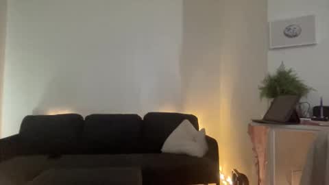 Girl Next Door  online show from 03.10.26