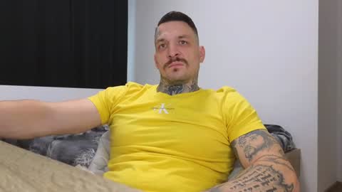 Snapshot of thebestmuscles chatting on 12.12.24 John online show from 12.12.24