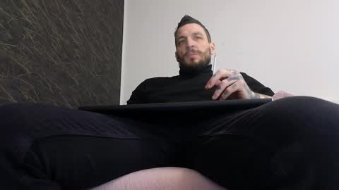 Snapshot of thebestmuscles chatting on 02.19.25 John online show from 02.19.25