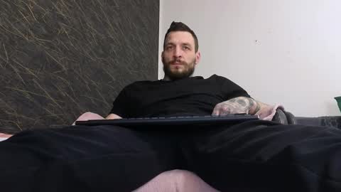 Snapshot of thebestmuscles chatting on 02.25.25 John online show from 02.25.25