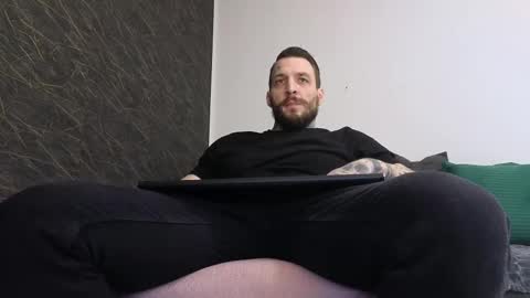 Snapshot of thebestmuscles chatting on 03.03.25 John online show from 03.03.25