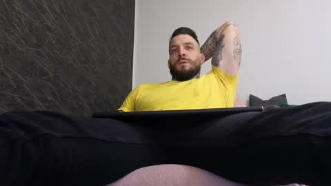 Snapshot of thebestmuscles chatting on 03.06.25 John online show from 03.06.25