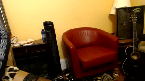 Snapshot of thebody77 chatting on 12.16.25 thebody77 online show from 12.16.25