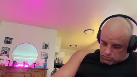 theBuzz777 online show from 11.30.25