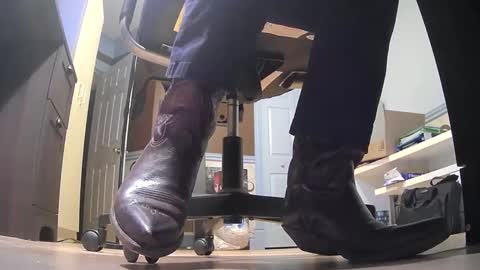 Snapshot of thecowboy_74 chatting on 12.04.25 thecowboy_74 online show from 12.04.25