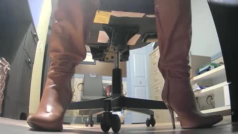 Snapshot of thecowboy_74 chatting on 12.16.25 thecowboy_74 online show from 12.16.25