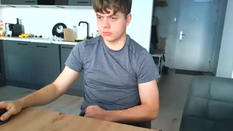 Snapshot of thecuteguy144949 chatting on 11.05.25 thecuteguy144949 online show from 11.05.25