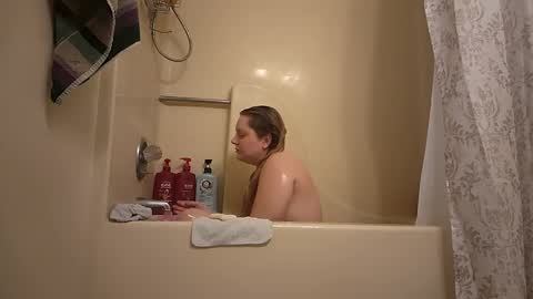 Snapshot of thedancingalien chatting on 01.20.25 Kassandra Grant online show from 01.20.25