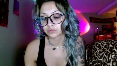 Snapshot of theeking_venus chatting on 12.01.25 KIng Venus online show from 12.01.25