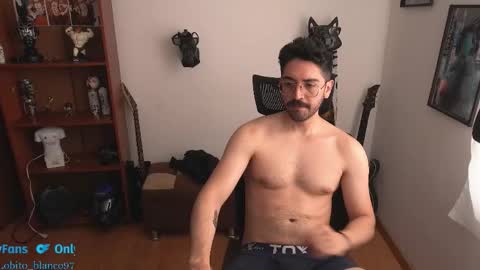 Snapshot of thefckingwolf chatting on 10.24.25 Wolf Independent model online show from 10.24.25