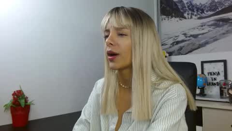 Snapshot of thegodmother_gh chatting on 11.04.25 Peyton online show from 11.04.25