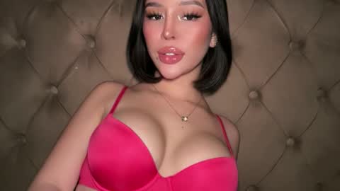 Elle  dont forget to folloW me and thumbs up online show from 04.06.26