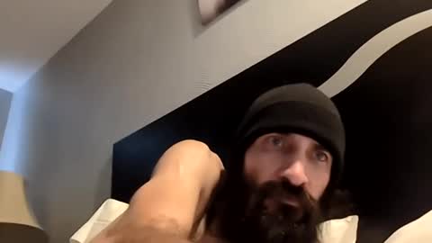 Snapshot of theh4iryfi5h chatting on 02.25.26 theh4iryfi5h online show from 02.25.26