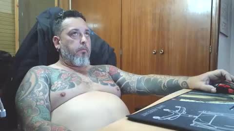 Snapshot of thekier chatting on 12.20.25 thekier online show from 12.20.25