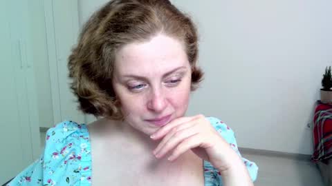 Snapshot of theladysblush chatting on 01.05.25 Ella online show from 01.05.25