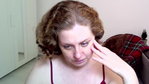 Snapshot of theladysblush chatting on 01.12.25 Ella online show from 01.12.25