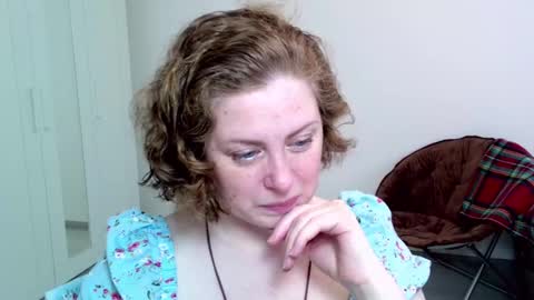 Snapshot of theladysblush chatting on 01.26.25 Ella online show from 01.26.25