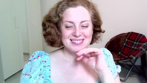Snapshot of theladysblush chatting on 02.01.25 Ella online show from 02.01.25