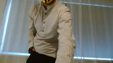 Snapshot of themaskedlondoner chatting on 02.01.26 The Masked Londoner online show from 02.01.26