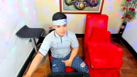 themuscularvenezuelanman online show from 03.06.26