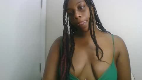 Snapshot of thenaturalgoddess chatting on 04.12.26 TheNaturalGoddess online show from 04.12.26