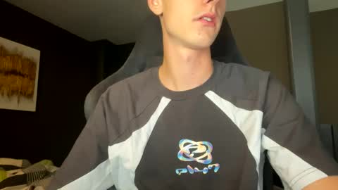 Snapshot of theothede19cm chatting on 10.13.25 theothede19cm online show from 10.13.25