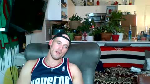 Snapshot of theoutfitter chatting on 02.12.25 MISTERPOWERS online show from 02.12.25