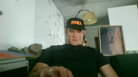 Snapshot of theoutfitter chatting on 10.02.25 MISTERPOWERS online show from 10.02.25