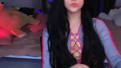 thepretty_kitty online show from 10.21.25