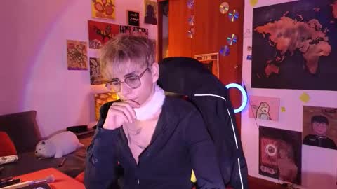 Matt independent model  online show from 05.02.26