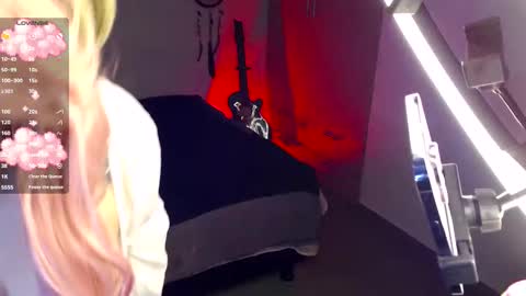 Sara online show from 11.18.25