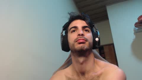 Santiago Enrique online show from 01.12.25