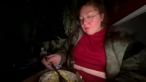 Snapshot of thesashadomme chatting on 12.30.24 The Sasha Domme online show from 12.30.24