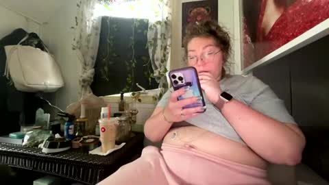 Snapshot of thesashadomme chatting on 01.02.25 The Sasha Domme online show from 01.02.25