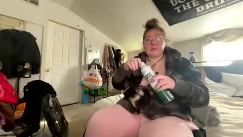 Snapshot of thesashadomme chatting on 01.08.25 The Sasha Domme online show from 01.08.25