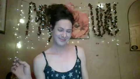 Snapshot of thesillymillie chatting on 05.24.26 sillymillie0 online show from 05.24.26