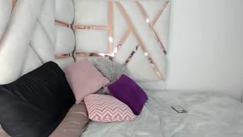 Snapshot of thesquadsex04 chatting on 09.20.25 Camila online show from 09.20.25